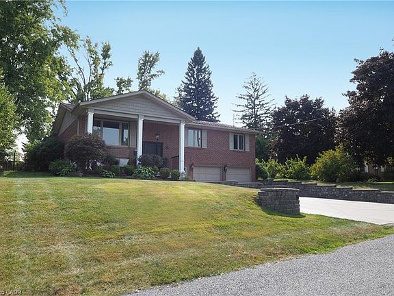3rd image of 76 Flaxmill Dr