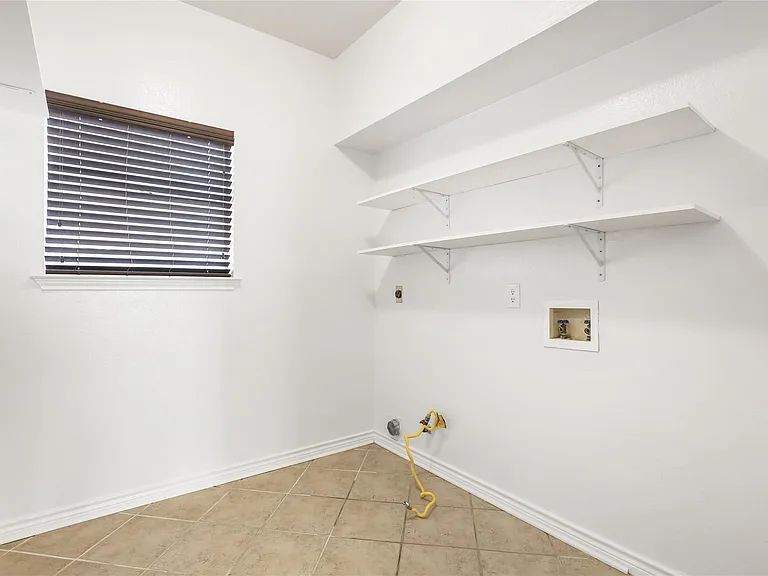 2604 Stenson Dr — Photo 15