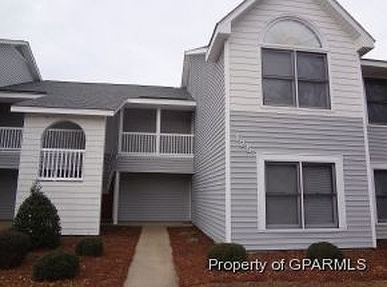 Second floor located close to pool