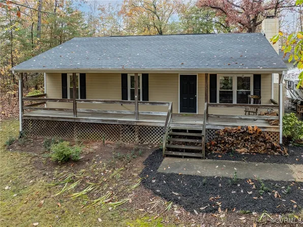 2112 Mountain View Rd, Powhatan, VA 23139