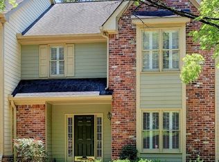 313 River Glen Dr, Roswell, GA 30075