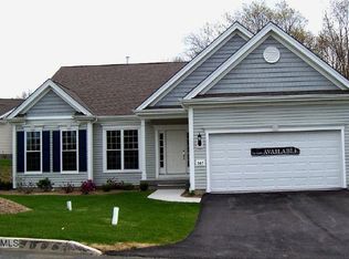 567 Inverness Ct #84, Oxford, CT 06847