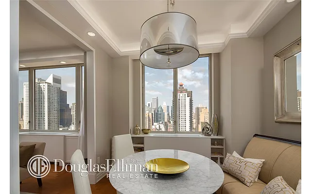 Sold by Douglas Elliman | media 21