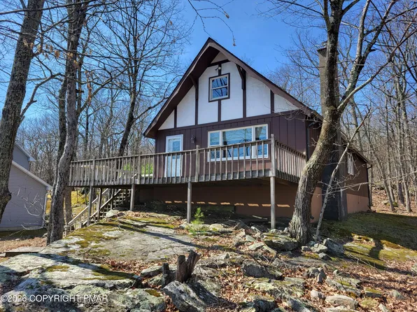 155 Clifton Dr, Bushkill, PA 18324