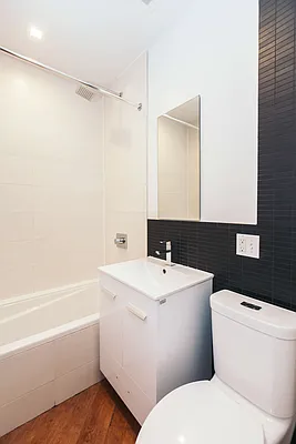 Rented by Nooklyn NYC LLC | media 31