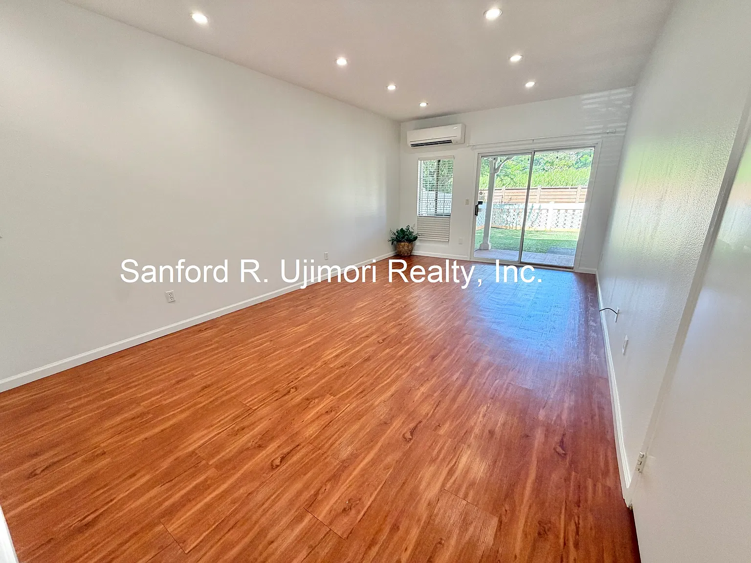 2 bed, 2.5 bath, 922 sqft, $3,150 — Photo 2