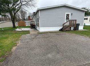 15031 Huron Dr, Spring Lake, MI 49456