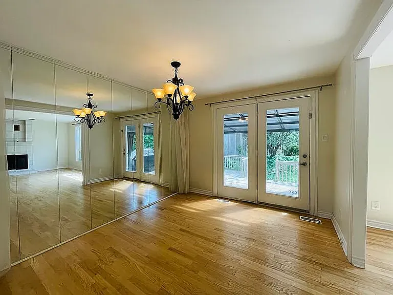 934 Beauclaire Dr — Photo 5