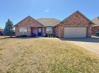 5229 Grizzly Ln, Enid, OK 73703