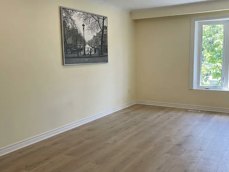 15 Beacham Cres #MAIN — Photo 5