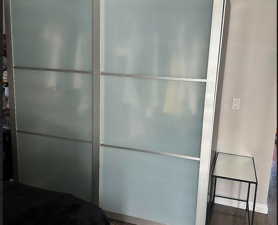 Stand alone closet