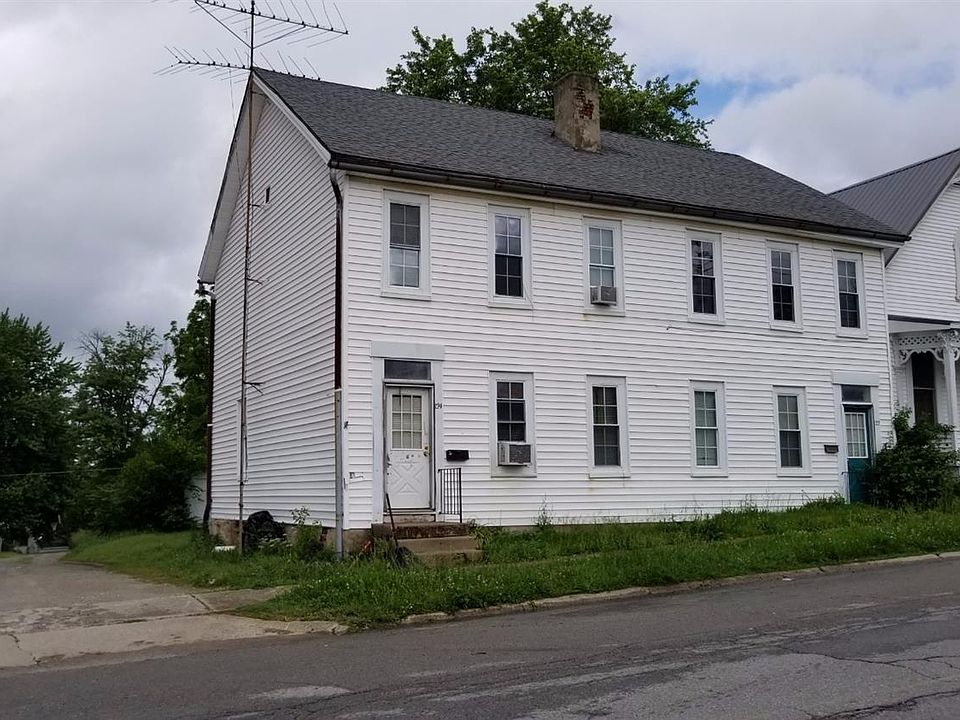 2nd image of 124 W Beech St
