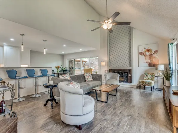 617 Castlewood Ln, Arlington, TX 76012
