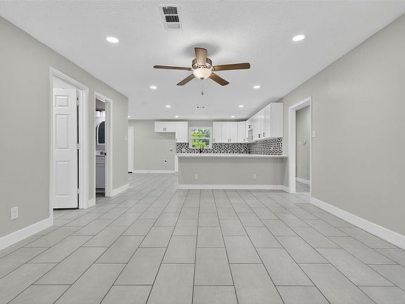 4th image of 206 Mockingbird Ln