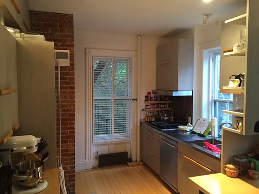 Rented by New York Manhattan Real Estate Incorporated | media 89