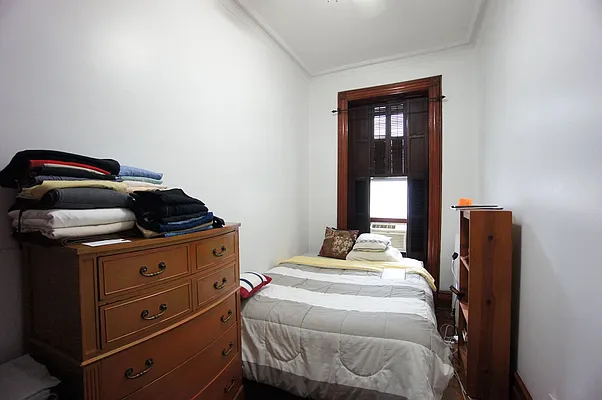 Rented by Compass | media 9