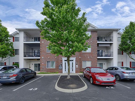 3rd image of 6120 Harbour Pointe Unit 202