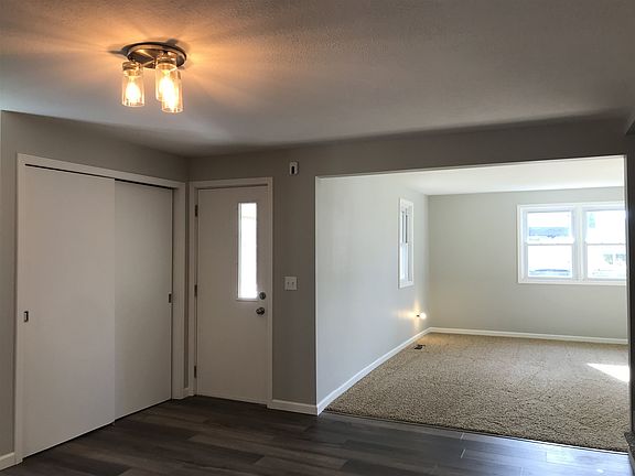 3rd image of 605 W Cherry St