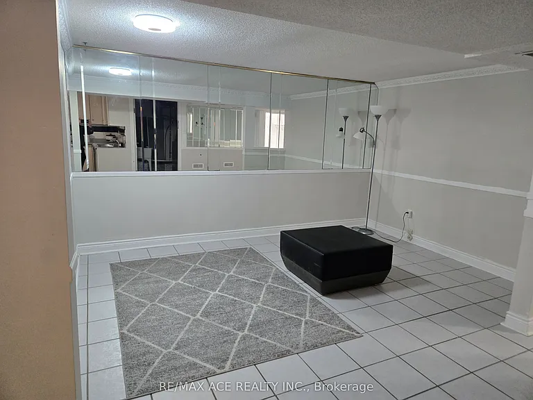 65 Dellbrook Cres #BASEMENT — Photo 4
