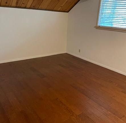 5th image of 1111 Ash Ln