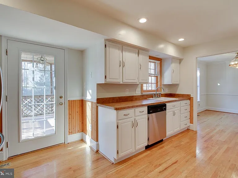 5400 Hampton Forest Way — Photo 11