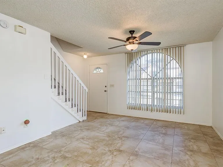 1602 Brigadoon Dr — Photo 5
