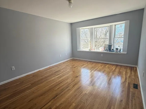 742 S 12th St #1, Newark, NJ 07103