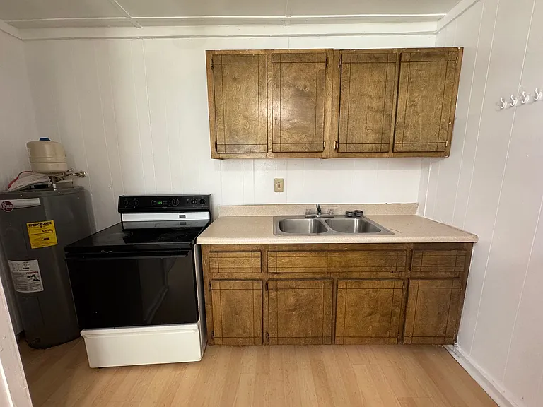 212 Scott Dr SW — Photo 9