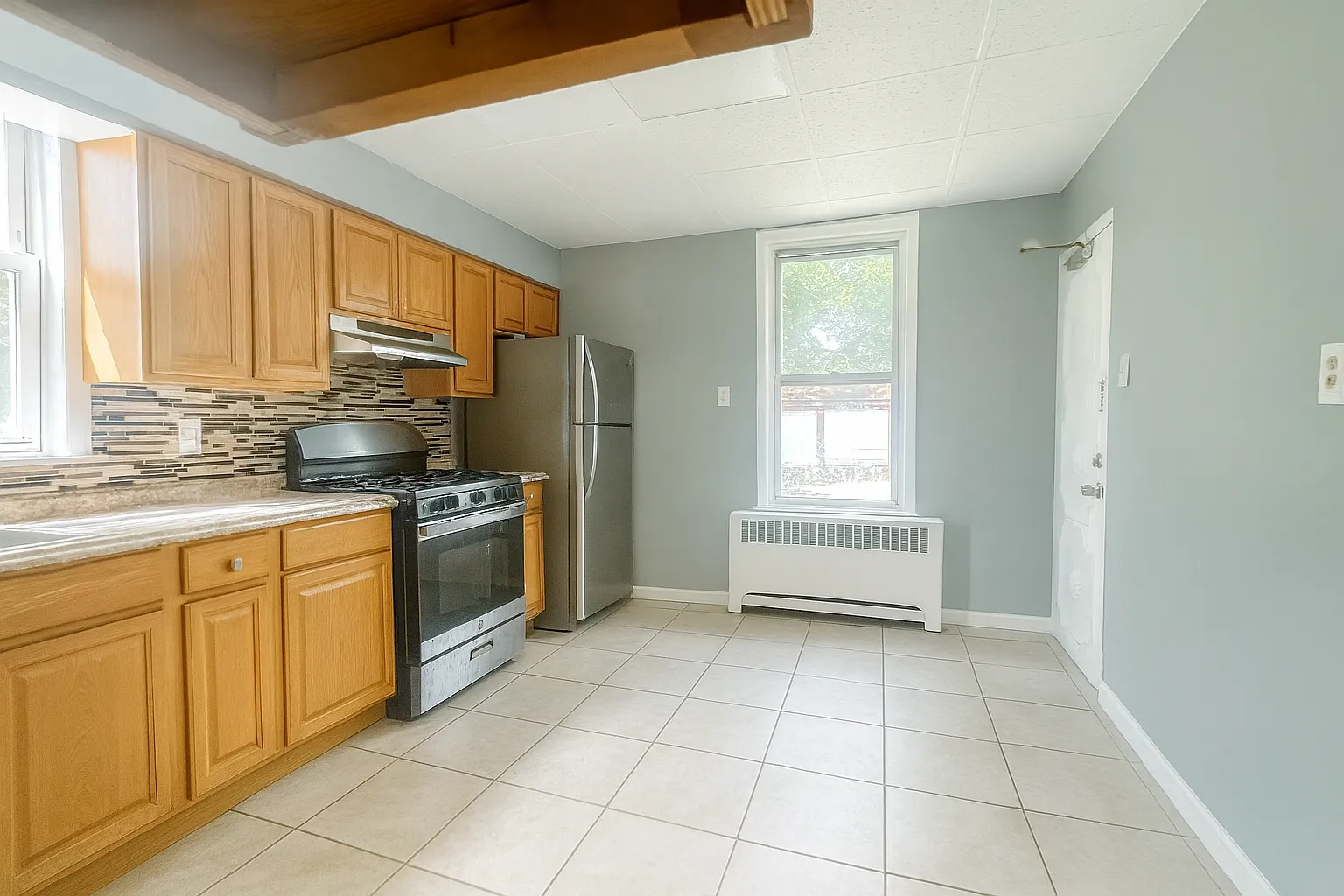 3 bed, 1100 sqft, $2,000 — Photo 1