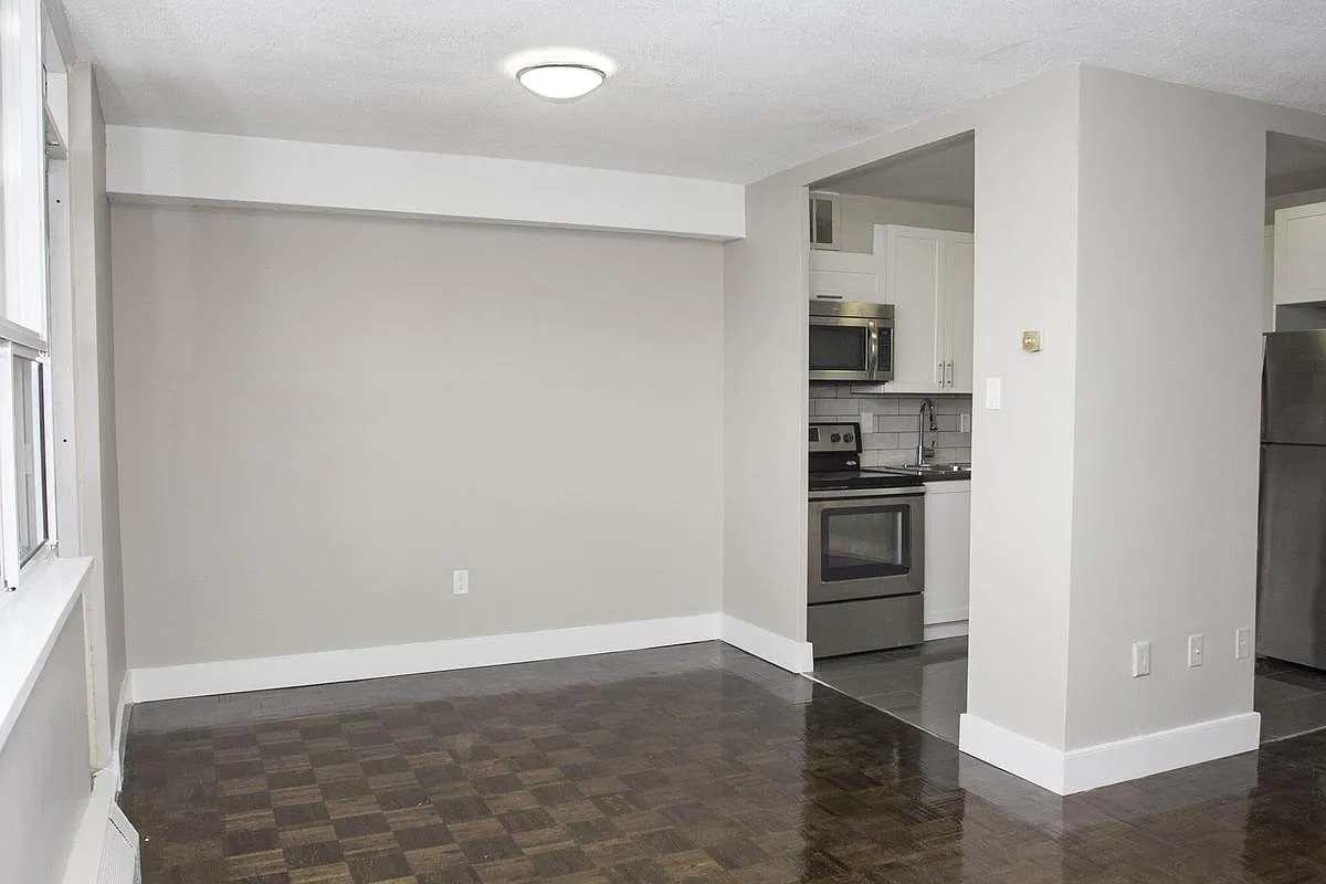 2185 Sheridan Park Dr — Photo 1