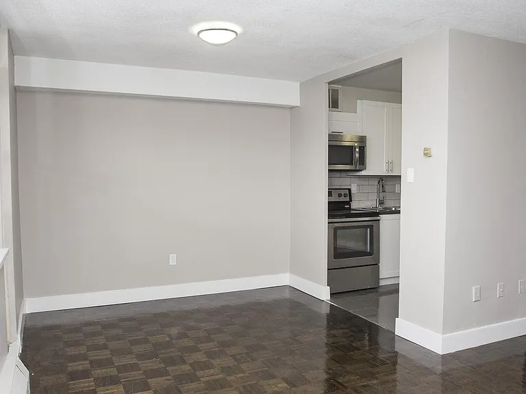 2185 Sheridan Park Dr — Photo 1