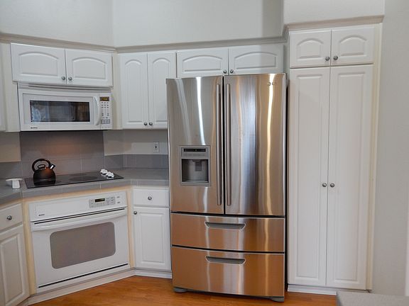 Kitchen pantry
