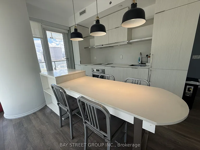 197 Yonge St #1709 — Photo 7