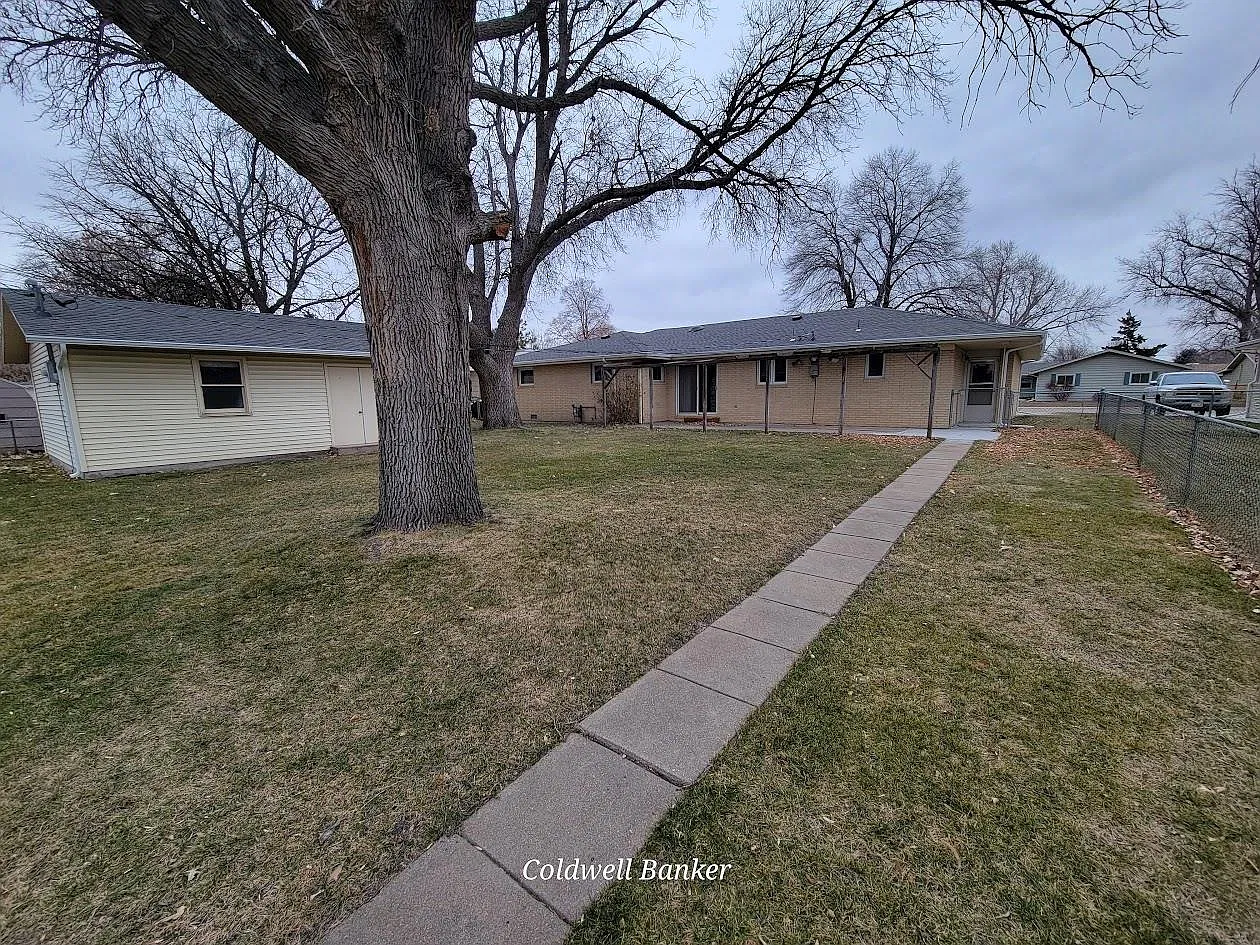 3 bed, 1941 sqft, $1,750 — Photo 3