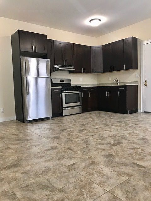 1st image of 23-12 31st St #3RR