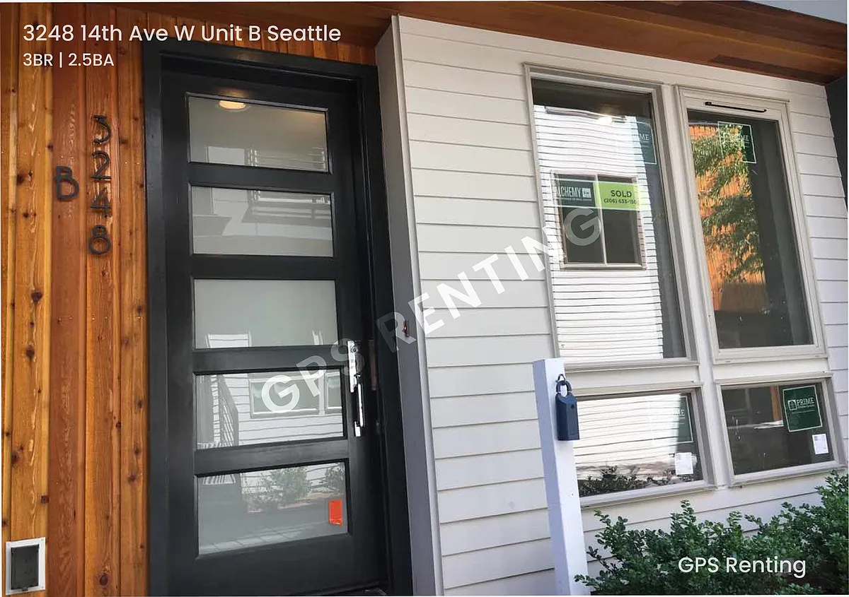 Building Photo - 3248B 14th Ave W