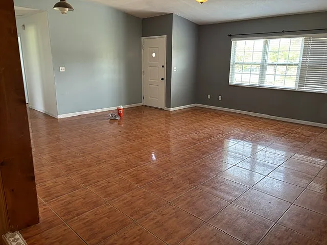 1223 N Chickasaw Trl — Photo 2