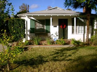 22101 Viscanio Rd, Woodland Hills, CA 91364