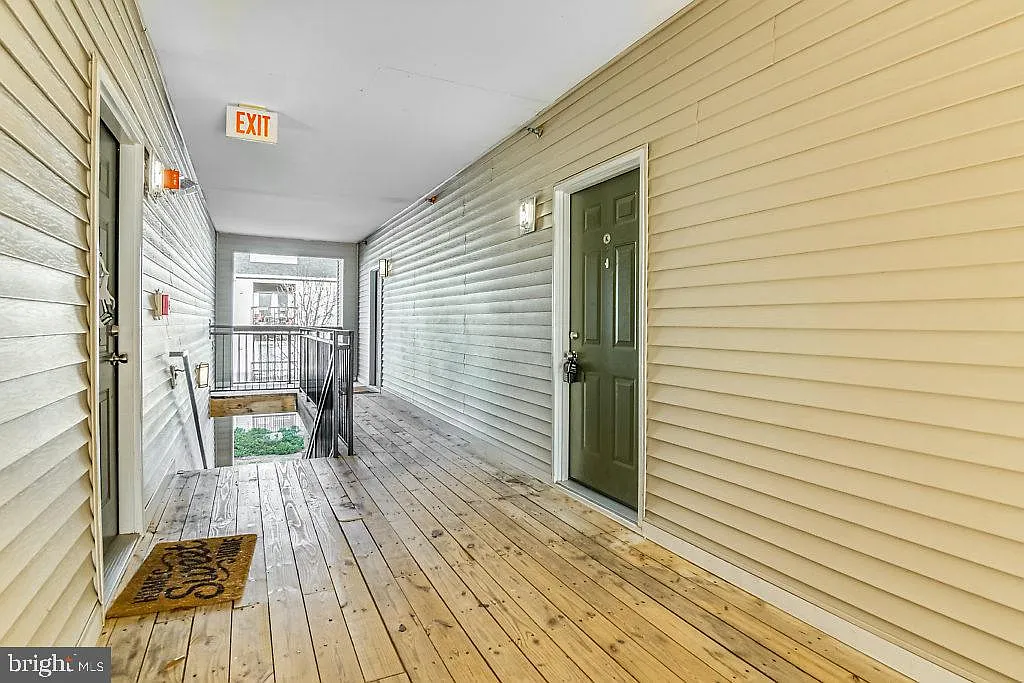 1 bed, 1.0 bath, 884 sqft, $2,050 — Photo 3
