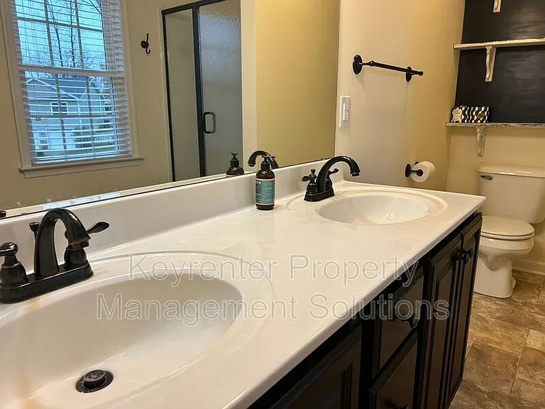 107 Oakstone Run — Photo 40