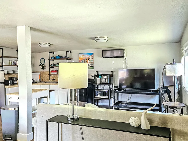 2227 Washington Ave — Photo 6