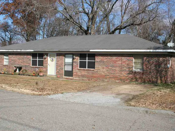 Frankie Dr, Dyersburg, TN 38024