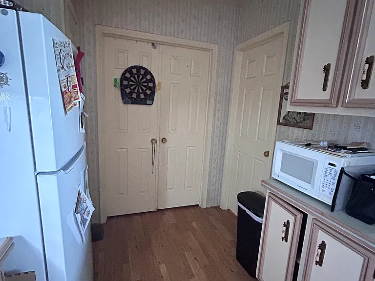 137 Curtis Ln — Photo 9