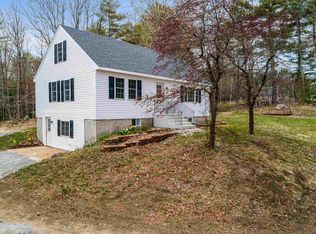 23 Raymond Rd, Deerfield, NH 03037