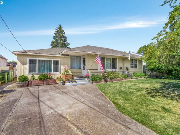 1525 E 2nd St, Newberg, OR 97132