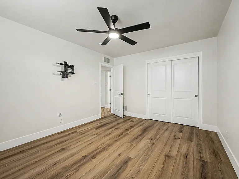 Primary bedroom 1