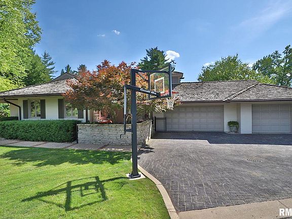 3rd image of 2302 E Lake Ave