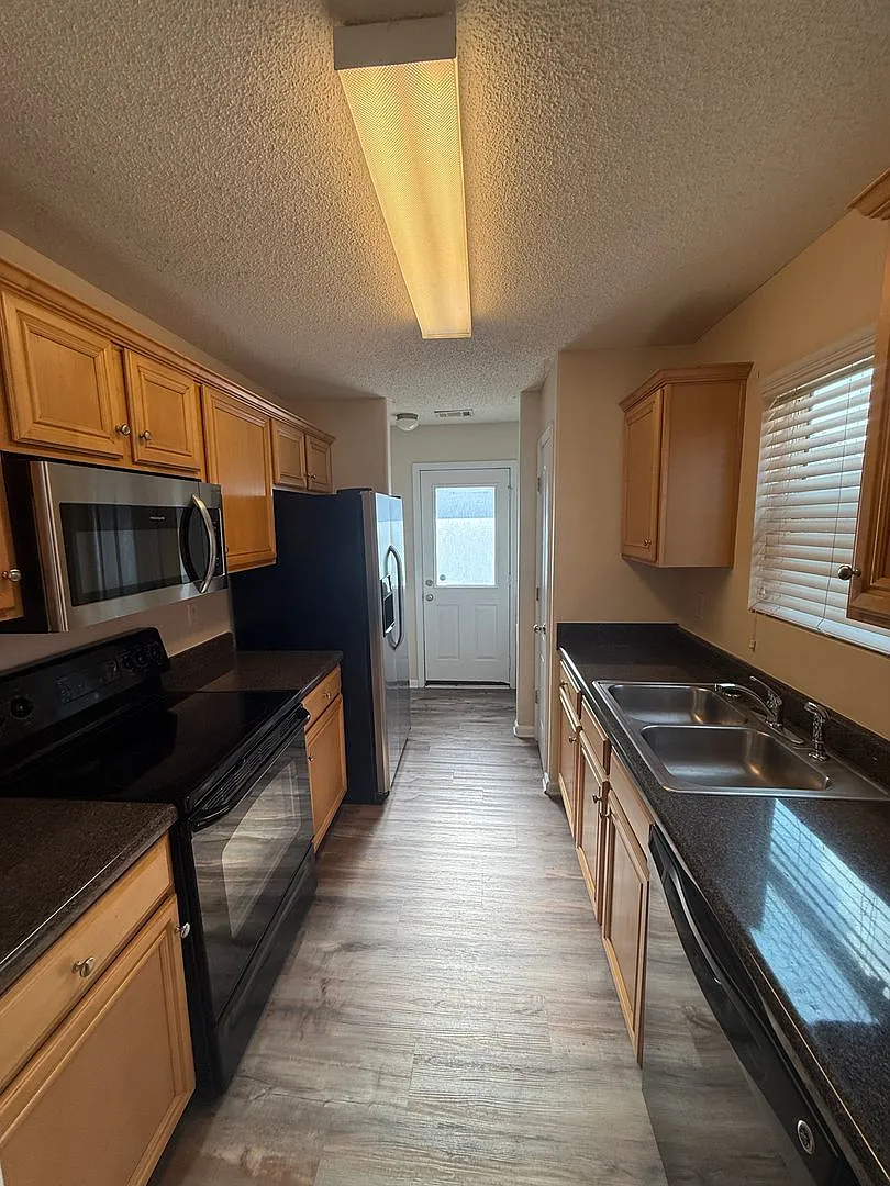 Building Photo - 248 Fern Ridge Ct