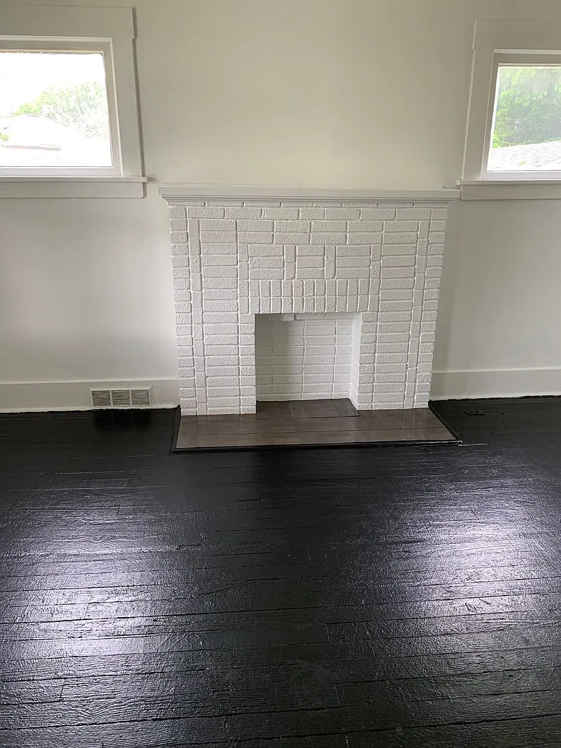 Two Bedroom Duplex — Photo 3