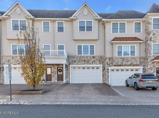 34 White Oak Ln, Matawan, NJ 07747
